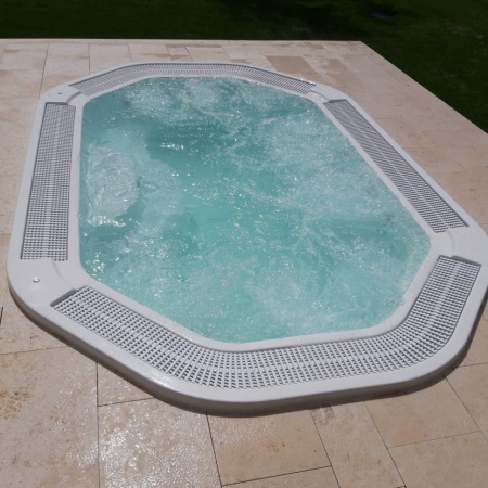 Переливной спа-бассейн AstralPool Olympia / Aquavia Hydra Переливной спа-бассейн AstralPool Olympia / Aquavia Hydra